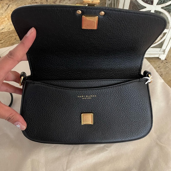 New Tory Burch Britten Convertible Crossbody Bag With Gold Hardware - Picture 6 of 11